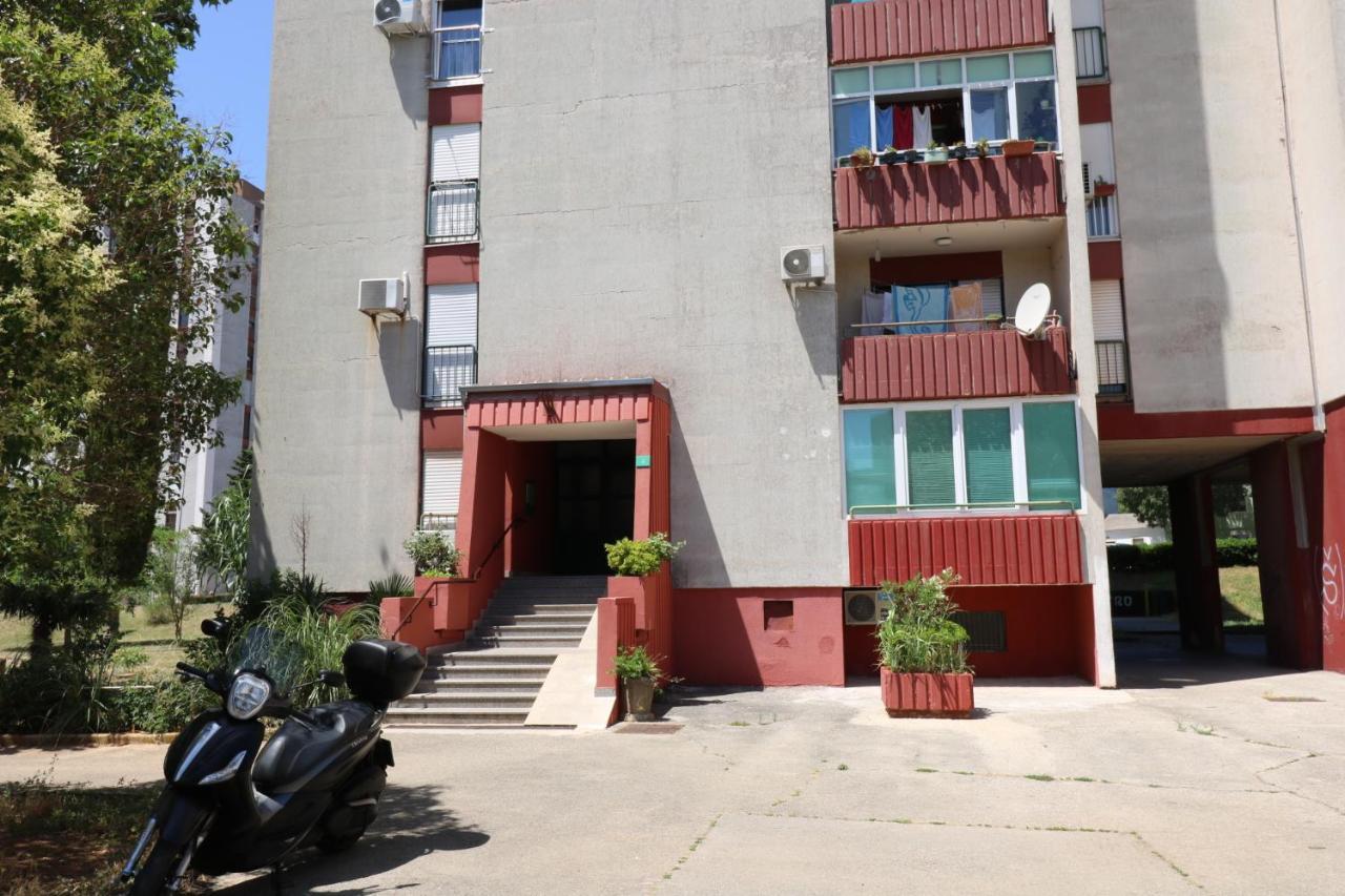 Ferienwohnung Sneky Pula Exterior foto